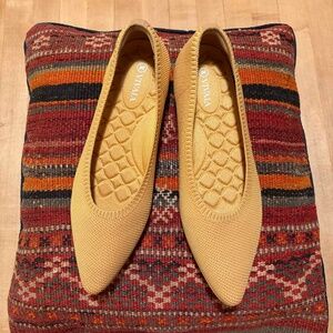 VIVAIA Pointed-toe Ballet Flats — NIB — Ginger Yellow, Size 39EU — US 8-8½